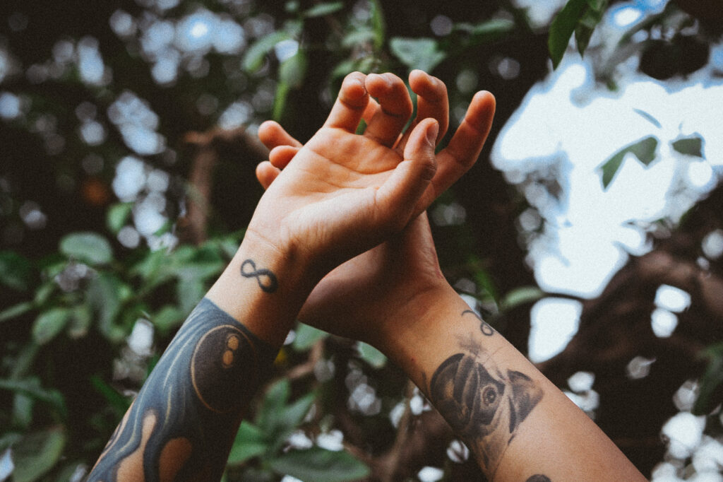 hand-tree-tattoos