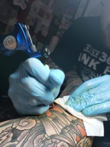 Needle Techniques And How To Hold Your Tattoo Machine